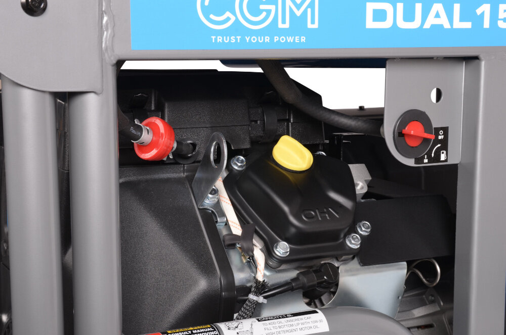 Agregat prądotwórczy CGM T15000 EY07000006 zbliżenie na silnik elektryczny system uruchamiania czterosuwowy silnik benzynowy Ducar o pojemności 713 cm³ wysoka sprawność stabilne działanie mocny rozrusznik