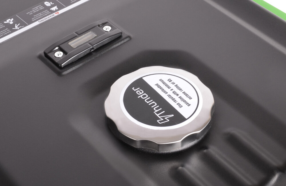 Agregat prądotwórczy ENERGY T9000TE-A EY07000008 zbliżenie na wlew paliwa 25-litrowy zbiornik paliwa czas działania około 11 godzin maksymalne zużycie paliwa do 2,2 l/h