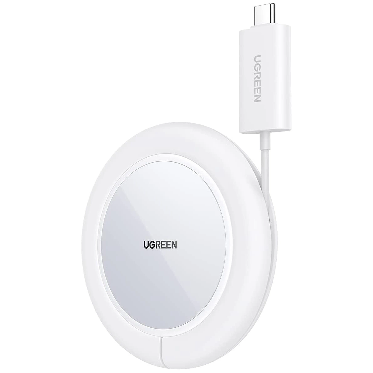 Biała, okrągła ładowarka bezprzewodowa z napisem \'UGREEN\' na środku. Do ładowarki dołączony jest kabel USB-C z napisem \'UGREEN\'.