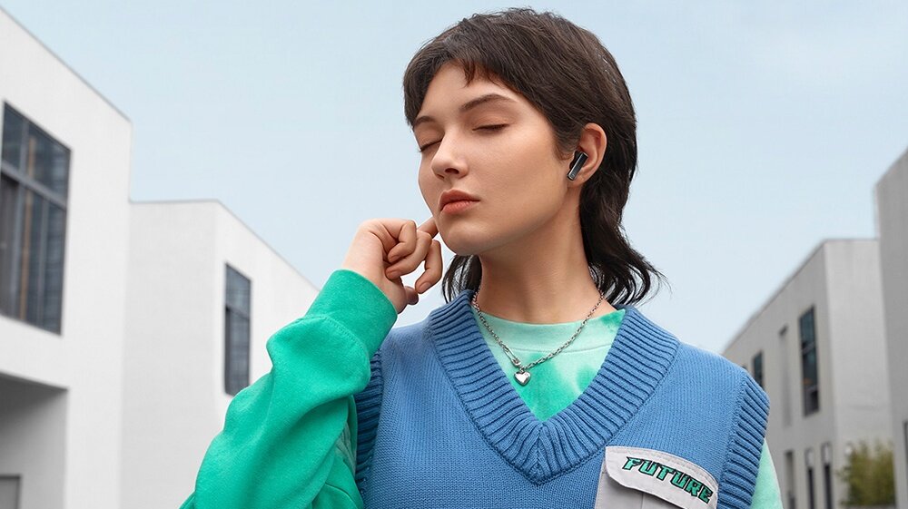 hałas dźwięk redukcja szumów  rozmowy panele dotykowe dopasowanie długi czas pracy  aplikacja zestaw