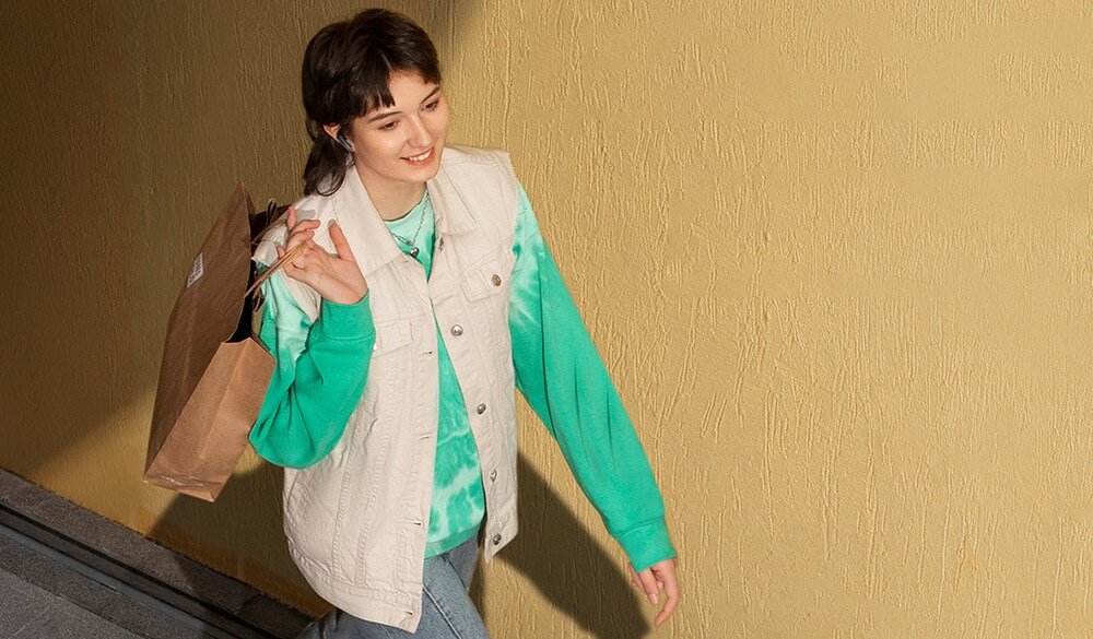 hałas dźwięk redukcja szumów  rozmowy panele dotykowe dopasowanie długi czas pracy  aplikacja zestaw