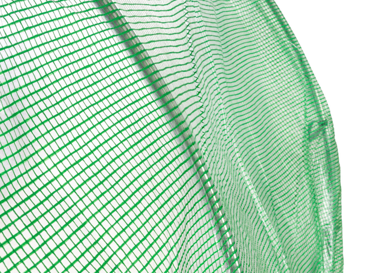 Szklarnia MIRPOL 250 x 200 x 400 cm, ogród, warzywa, owoce, rośliny, na białym tle zbiżenie na jedną ze ścian szklarni