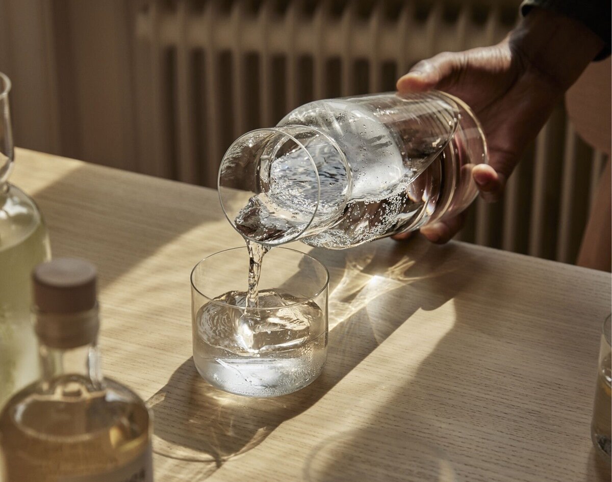 zdjęcie szklanej karafki