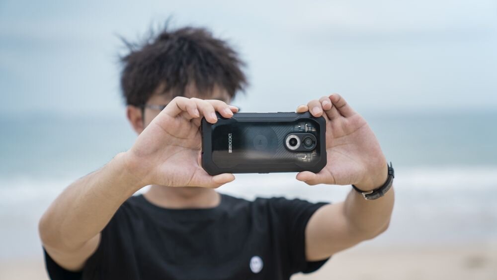 Smartfon DOOGEE S61 Pro ekran bateria aparat procesor ram pamięć pojemność rozdzielczość zdjęcia filmy opis dane cechy blokady system łączność wifi bluetooth obudowa szkło odporność porty muzyka transfer sieć przekątna matryca waga czujniki oled amoled ips