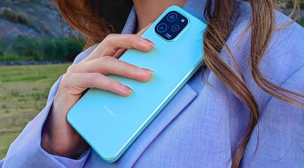 SMARTFON HUAWEI NOVA Y61 ekran bateria aparat procesor ram pamięć pojemność rozdzielczość zdjęcia filmy opis dane cechy blokady system łączność wifi bluetooth obudowa szkło odporność porty muzyka transfer sieć przekątna matryca waga czujniki oled amoled ips