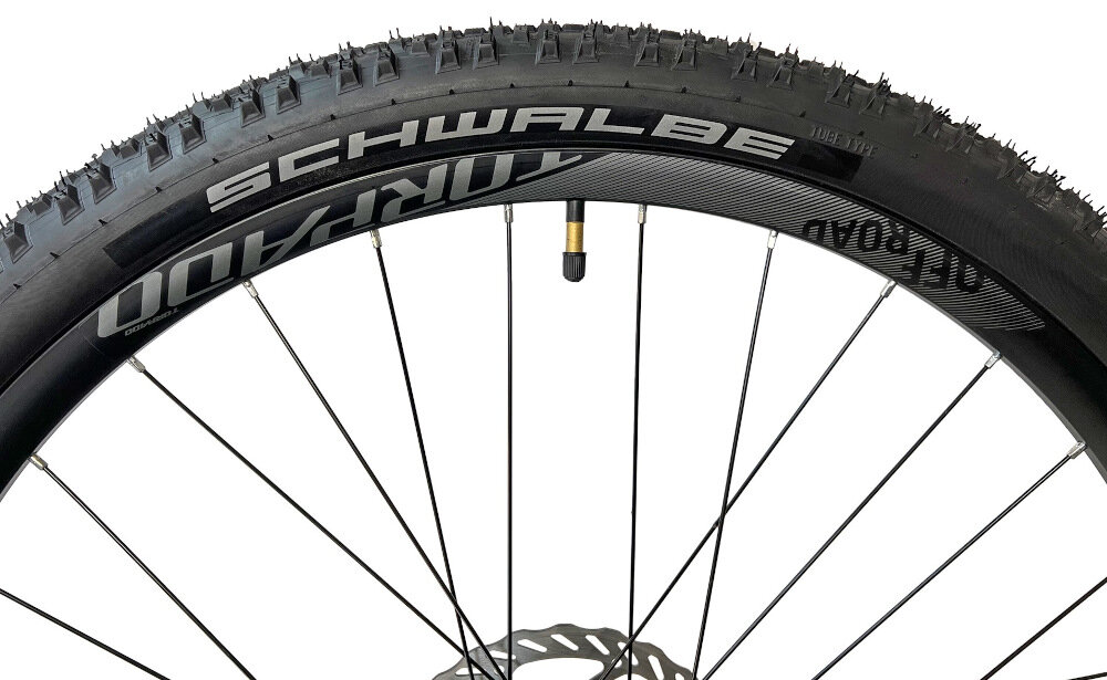 Rower górski MTB TORPADO Storm X7 M23 29 cali męski Zielony kola duże 29-calowe łatwiej pokonać różne przeszkody większy kontakt koła z podłożem szerokie opony marki SCHWALBE z głębokim bieżnikiem regularne sprawdzanie ciśnienia powietrza wartość na bocznej części opony