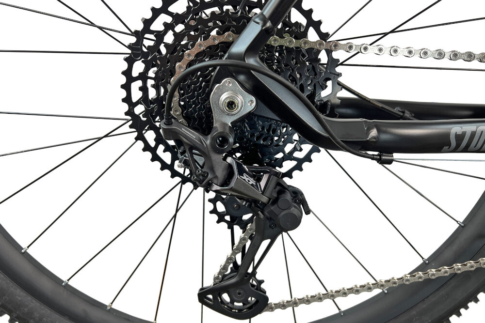 Rower górski MTB TORPADO Storm X9 M21 29 cali Męski Czarno-niebieski 12 biegów przerzutki SHIMANO Deore XT szybka i lekka zmiana przełożeń precyzyjna równomierna płynna łatwa zmiana przełożeń