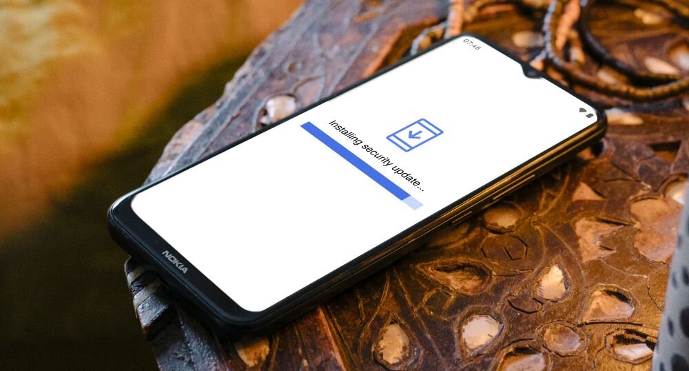 Smartfon NOKIA C21 Plus ekran bateria aparat procesor ram pamięć pojemność rozdzielczość zdjęcia filmy opis dane cechy blokady system łączność wifi bluetooth obudowa szkło odporność porty muzyka transfer sieć przekątna matryca waga czujniki