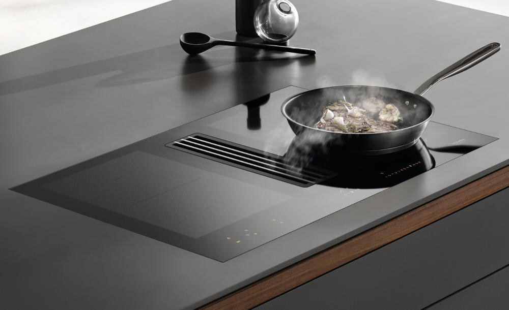 MIELE-KMDA-7272-FL-A-Silence minimalistyczne wzornictwo wyciąg kuchenny elegancki estetyka funkcjonalność konstrukcja przesuwanie garnki patelnie płyta grzejna