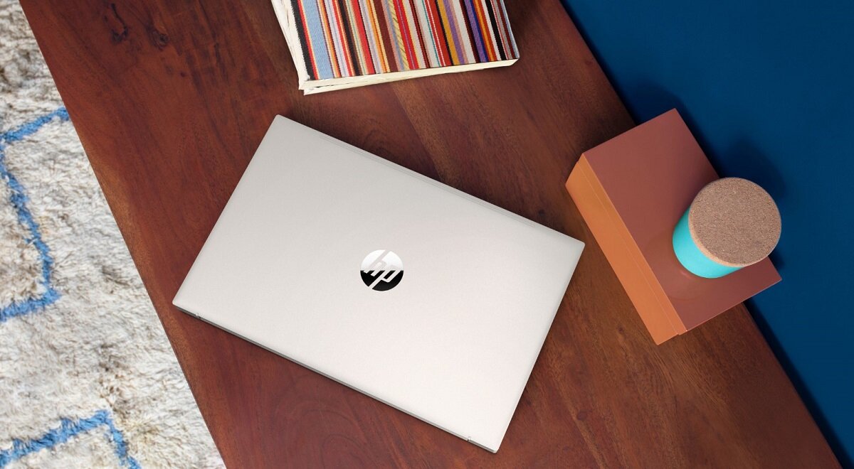 Laptop HP Pavilion 15 procesor rdzenie taktowanie wydajność rozrywka praca kąty widzenia rozdzielczość karta graficzna jakość dysk RAM ekran częstotliwość złącza