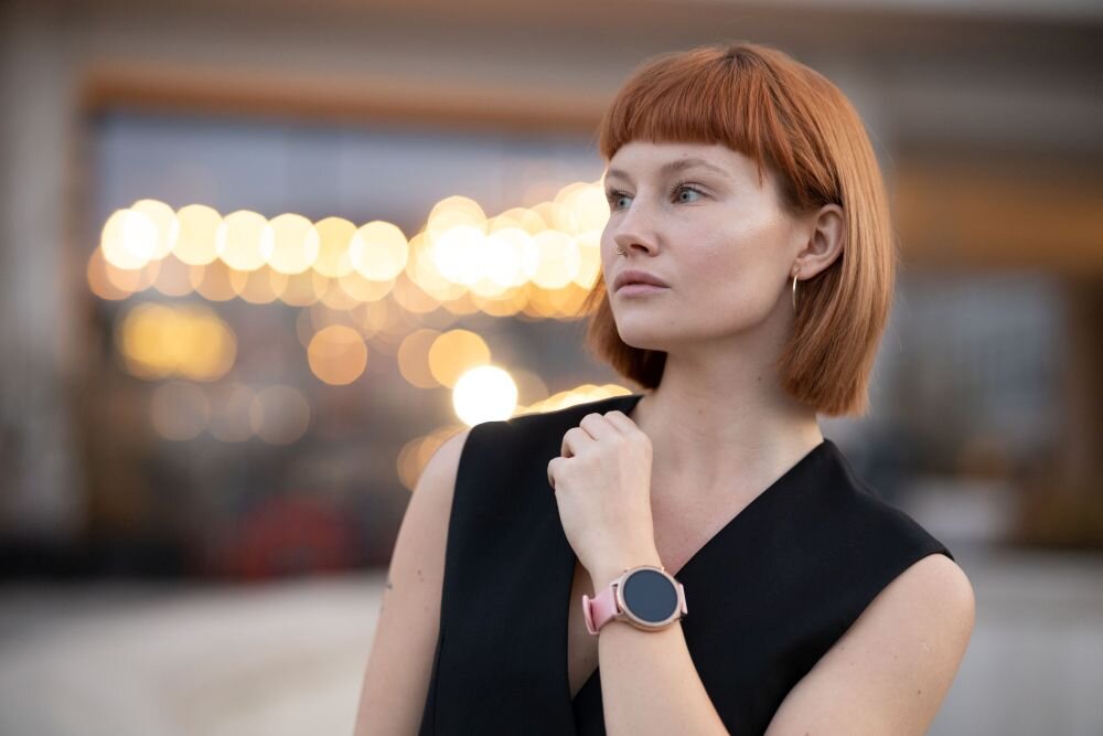 Smartwatch GARETT Veronica  ekran bateria czujniki zdrowie sport pasek ładowanie pojemność rozdzielczość łączność sterowanie krew puls rozmowy smartfon aplikacja 