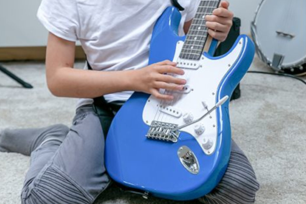Zestaw gitarowy NN Eg Set Sunburst + Wzmacniacz + Etui start wygoda elegancja replika moc zabawa nauka