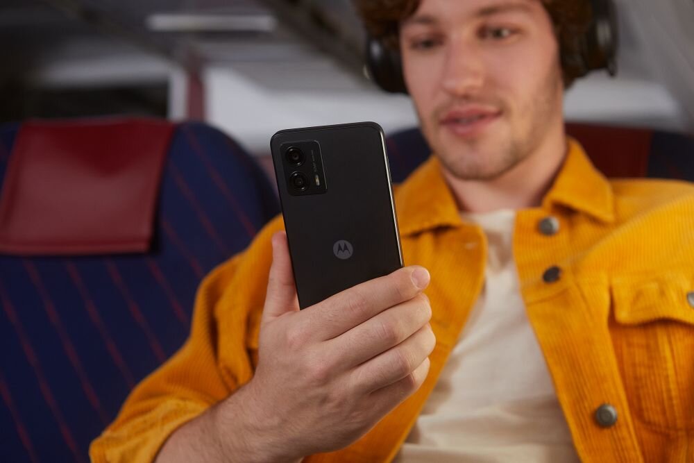 Smartfon MOTOROLA Moto G53 5G ekran bateria aparat procesor ram pamięć pojemność rozdzielczość zdjęcia filmy opis dane cechy blokady system łączność wifi bluetooth obudowa szkło odporność porty muzyka transfer sieć przekątna matryca waga czujniki oled amoled ips