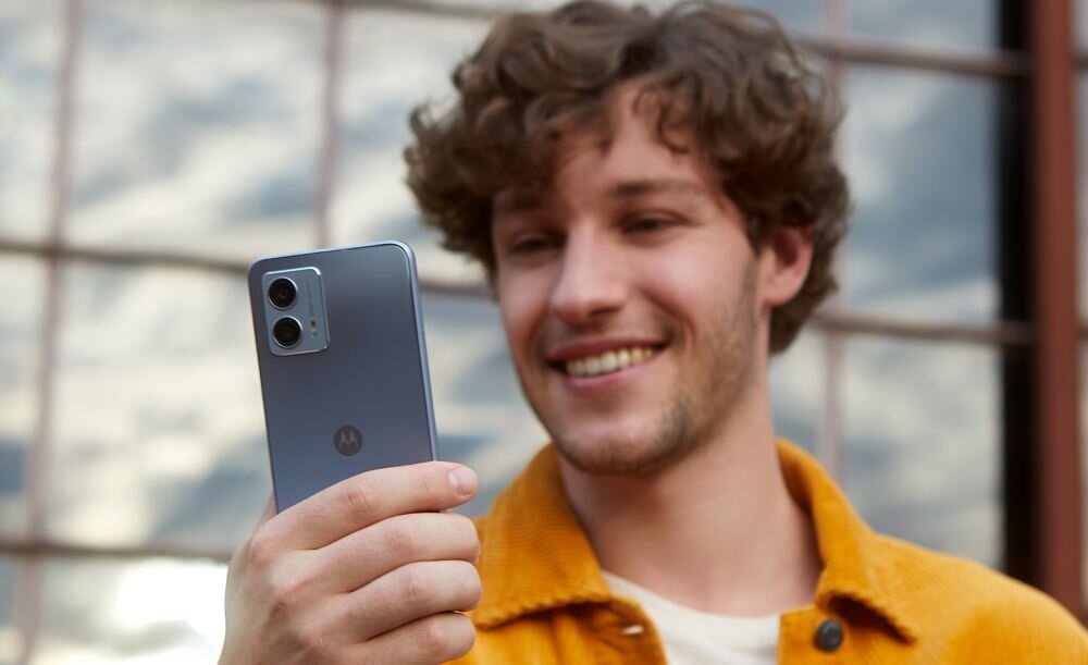Smartfon MOTOROLA Moto G53 5G ekran bateria aparat procesor ram pamięć pojemność rozdzielczość zdjęcia filmy opis dane cechy blokady system łączność wifi bluetooth obudowa szkło odporność porty muzyka transfer sieć przekątna matryca waga czujniki oled amoled ips