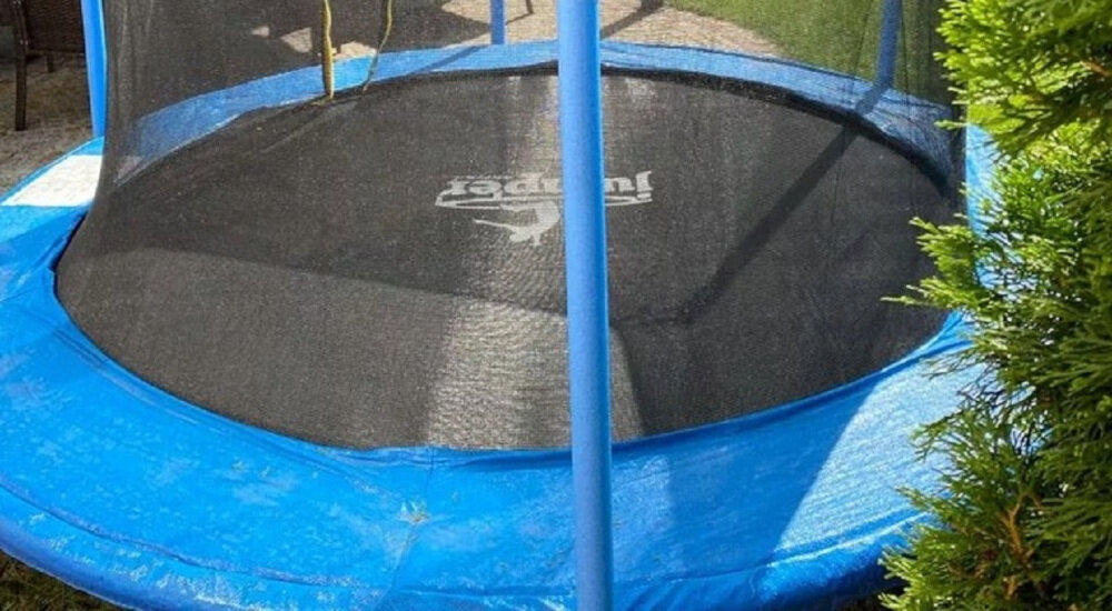 Trampolina MIRPOL 10FT J21 305 cm stabilna podstawa trzy nogi w kształcie litery U