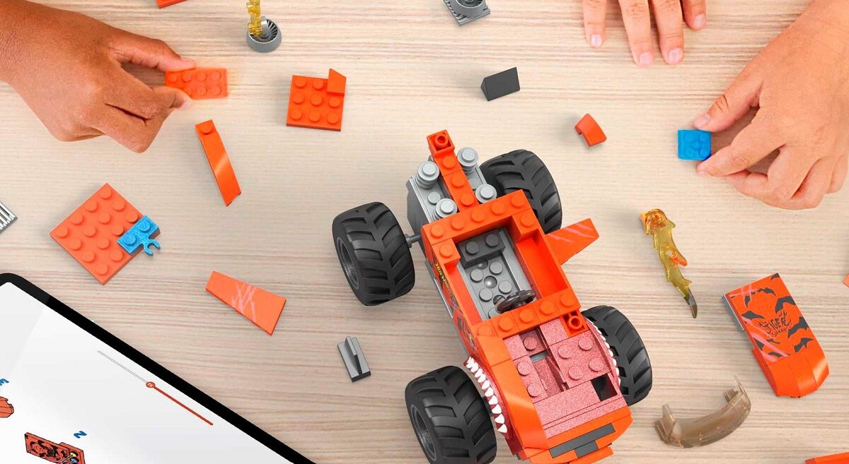 klocki plastikowe Hot Wheels Tiger Shark Kaskaderski skok HKF88 Kraksa demolka Figurka kierowcy Elementy Szczegółowy Kreatywna zabawa