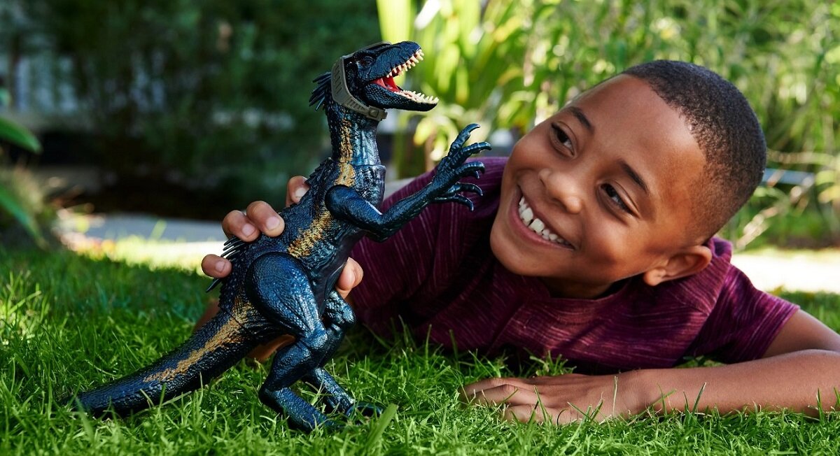 Figurka MATTEL Jurassic World Indoraptor Superatak dzieci urodziny święta Boże Narodzenie Gwiazdka Wielkanoc prezent podarunek upominek do koszyczka drobny upominek jw jp park jurajski jurassic park obóz kredowy upadłe królestwo zaginiony świat punkty zgięcia punkty ruchu biom środowisko tropienie atakowanie atak zabawka filmowa mattel dinozaur indoraptor zabwka dinozaur światła i dźwięki