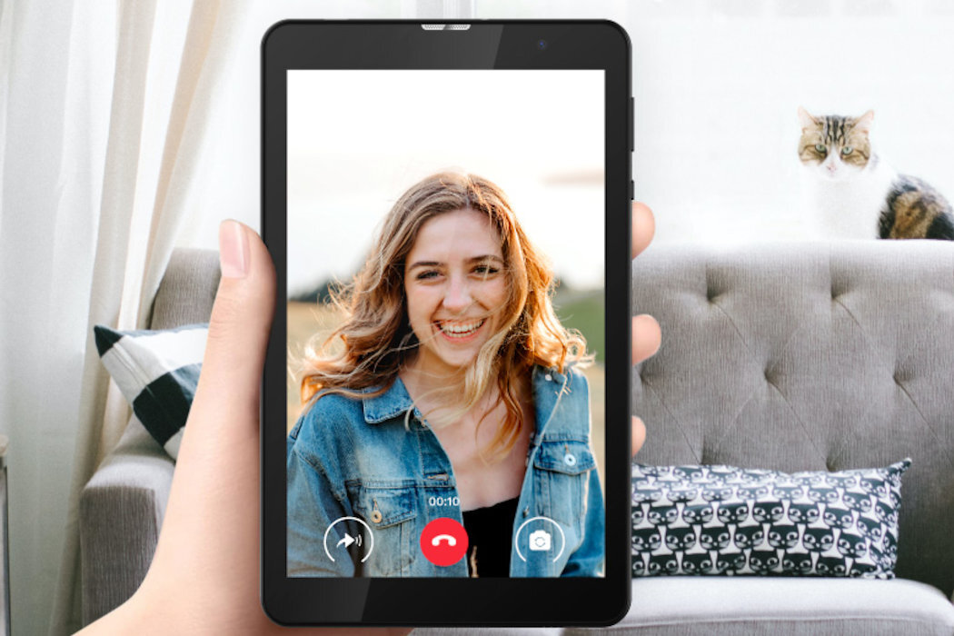 Tablet KRUGER&MATZ Eagle 806  ekran bateria aparat procesor ram pamięć pojemność rozdzielczość zdjęcia filmy opis dane cechy blokady system łączność wifi bluetooth obudowa szkło odporność porty muzyka transfer sieć przekątna matryca waga czujniki