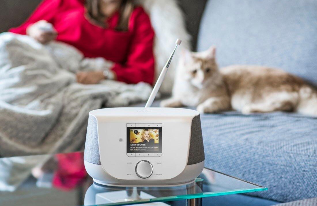 zdjęcie lifestyle radia cyfrowego  DIR3300SBT