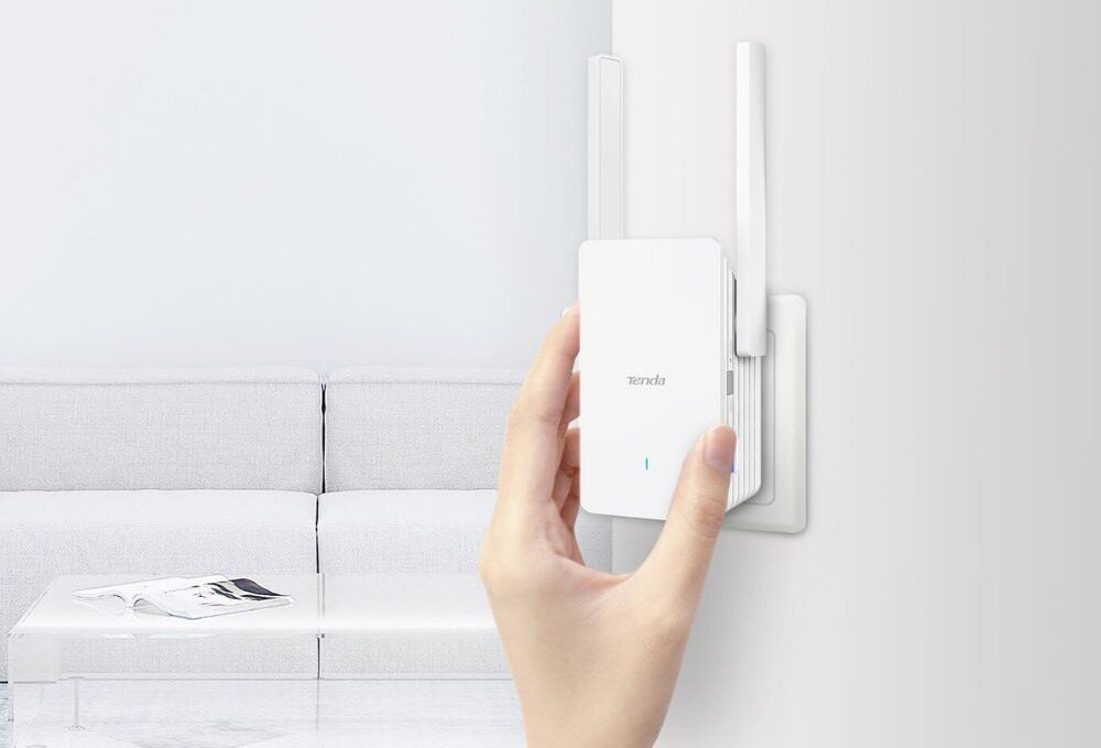 Wzmacniacz sieci TENDA A33 Wpinanie Tenda A33 do gniazdka elektrycznego