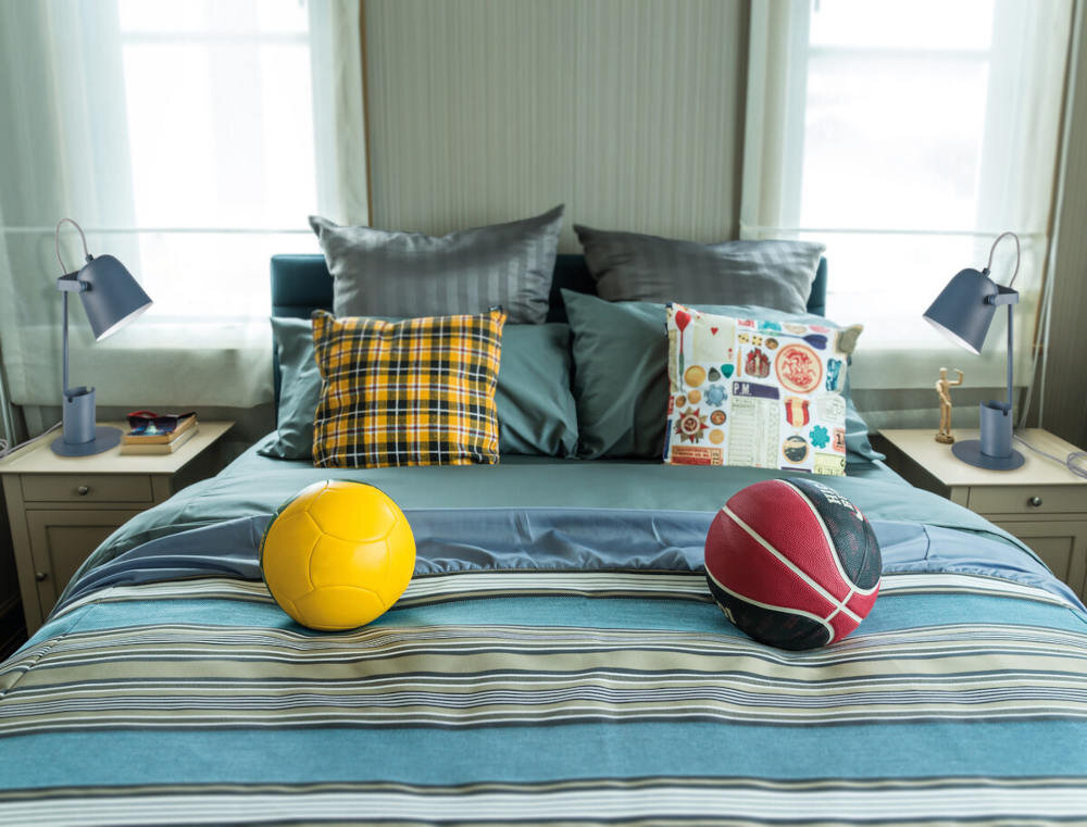 Lampka biurkowa KANLUX Raibo E27 BL ochrona powierzchnia pianka podkładka spód funkcjonalność estetyka