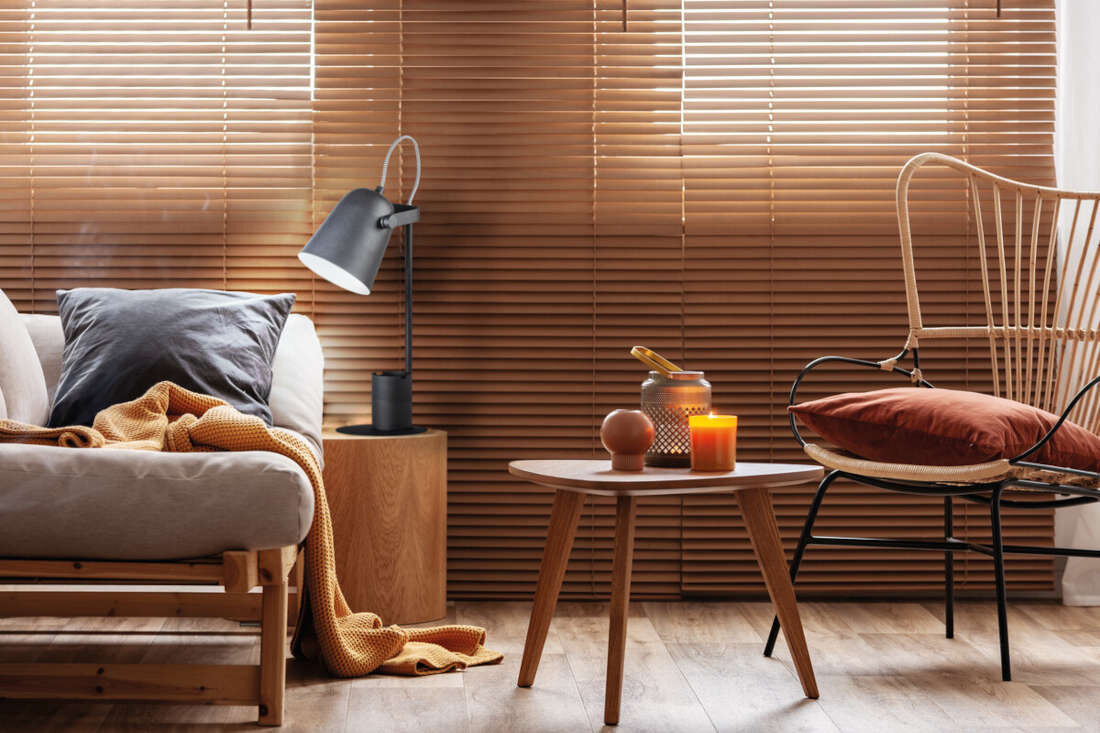 Lampka biurkowa KANLUX Raibo E27 BL wysoka jakość wykonanie metal konstrukcja waga 1012 g stabilność