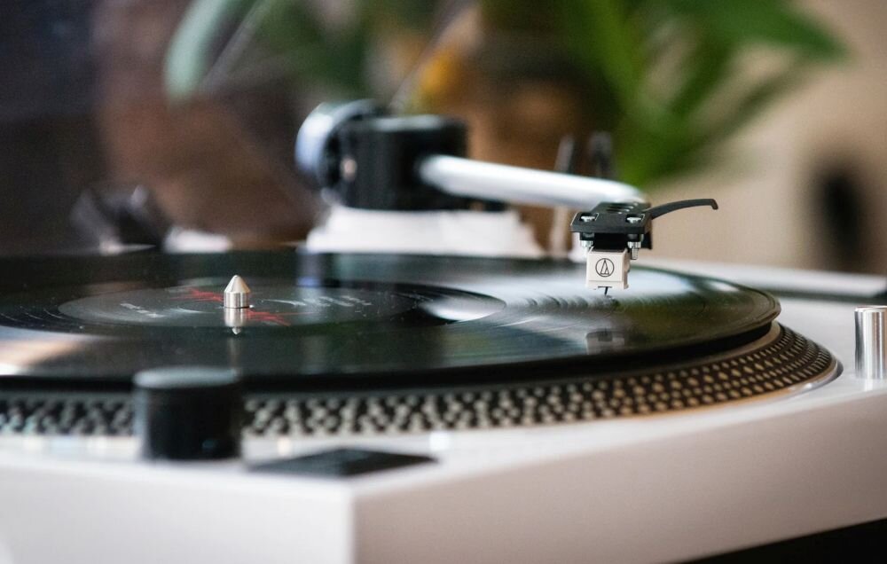 Gramofon LENCO L-3810WH polaczenia wszechstronnosc