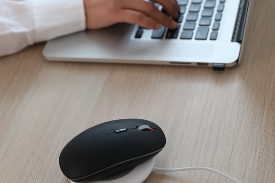 Mysz POUT Hands3 Pro + Podkładka wygoda bezprzewodowe ładowanie mysz ołówek szybość ekologiczna