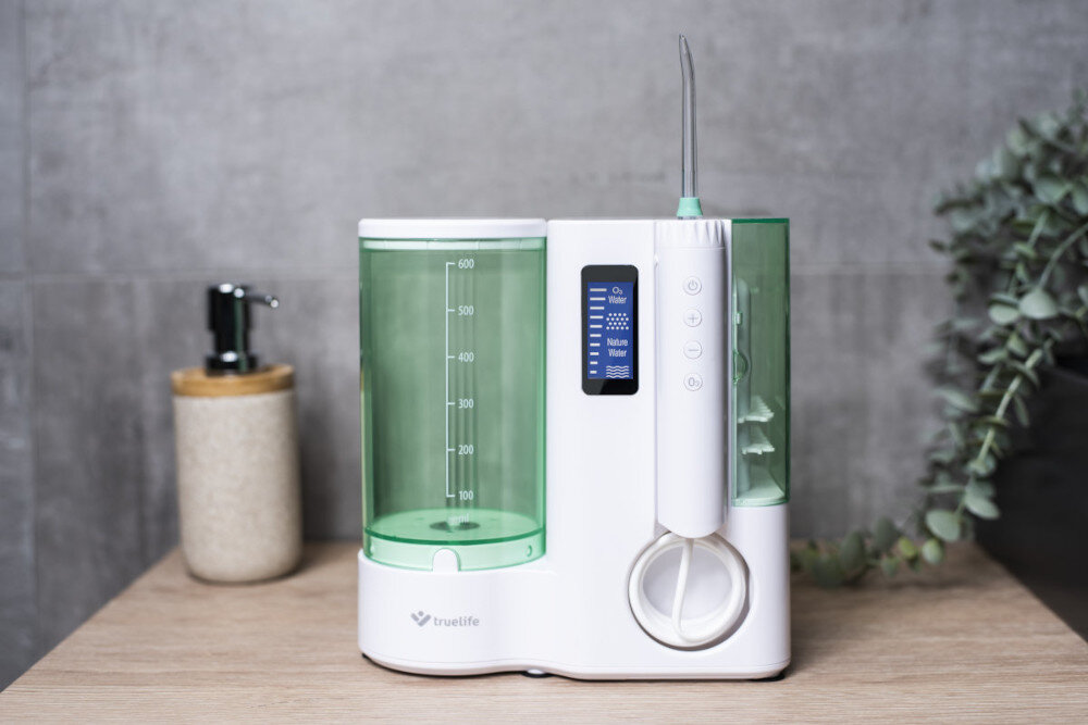 Irygator TRUELIFE AquaFloss Station O300 Ozone Biały wygląd design tło prezentacja wizualizacja Codzienna higiena