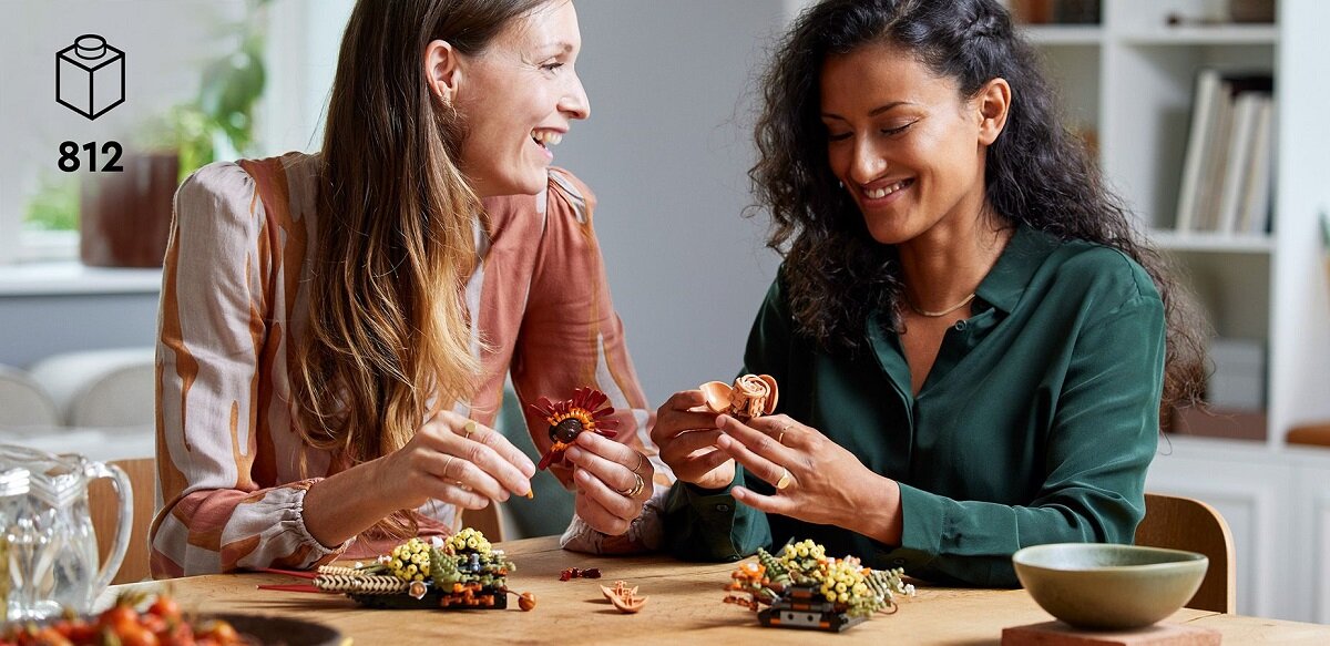 LEGO Icons Stroik z suszonych kwiatów 10314 kreatywność zabawa nauka rozwój klocki figurki minifigurki jakość tradycja konstrukcja nauka wyobraźnia role jakość bezpieczeństwo wyobraźnia budowanie pasja hobby funkcje instrukcja