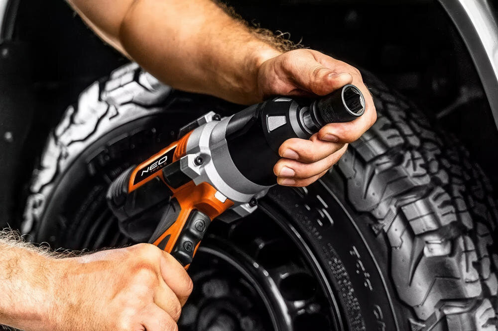 Klucz udarowy NEO 04-720 Wysoka moc prędkość zadania odkręcanie śrub nakrętek możliwości