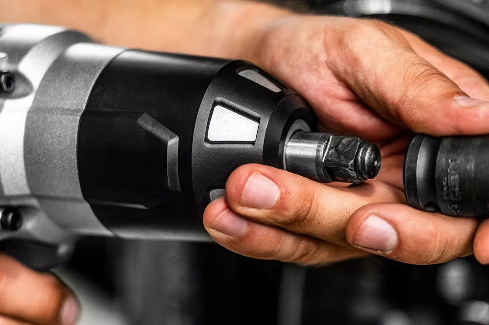 Klucz udarowy NEO 04-720 moment obrotowy odkręcanie dokręcanie siła praca funkcja klucz 