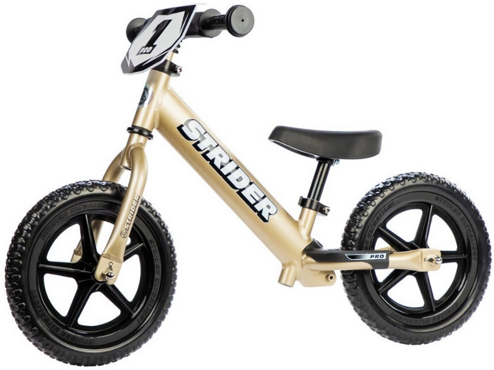 Rowerek biegowy STRIDER Pro 12 ST-P4GD Złoty rozwija równowagę pewność siebie żwawość w ponadczasowym złotym kolorze dla dzieci w wieku od 18 miesiąca życia do 5 lat