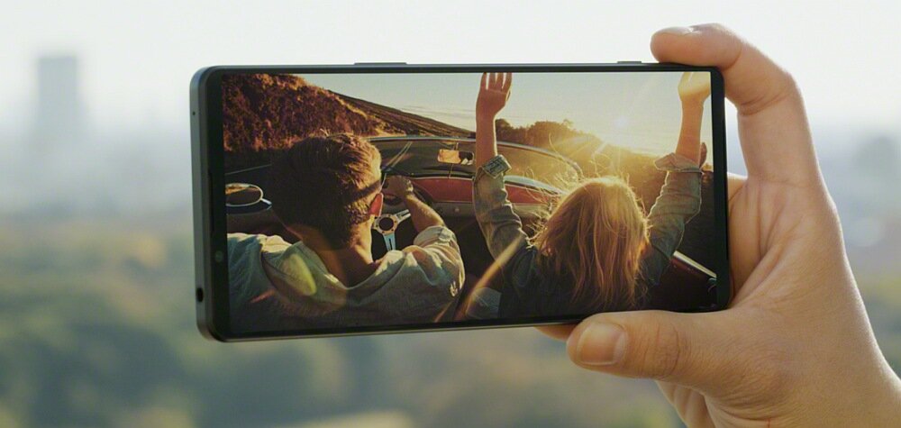 Smartfon SONY Xperia 1 IV  ekran bateria aparat procesor ram pamięć pojemność rozdzielczość zdjęcia filmy opis dane cechy blokady system łączność wifi bluetooth obudowa szkło odporność porty muzyka transfer sieć przekątna matryca waga czujniki