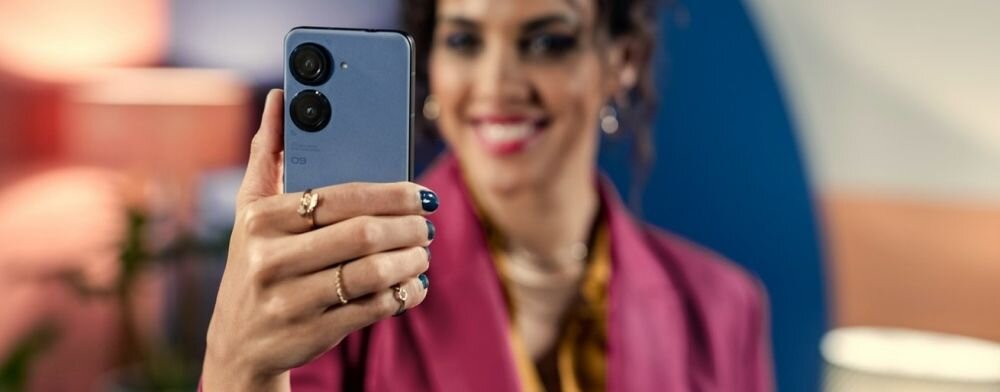 Smartfon ASUS Zenfone 9  ekran bateria aparat procesor ram pamięć pojemność rozdzielczość zdjęcia filmy opis dane cechy blokady system łączność wifi bluetooth obudowa szkło odporność porty muzyka transfer sieć przekątna matryca waga czujniki