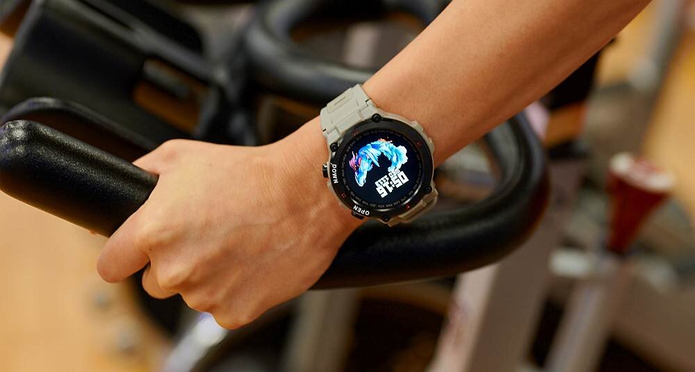 Smartwatch GARETT Sport Tactic  ekran bateria pasek wykonanie odporność funkcje monitoring pomiar aplikacja łączność odbieranie dzwonienie 