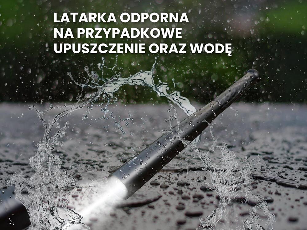 Latarka EXTRALINK Combat EFL-1101, outdoor, wstrząsy, SOS, kemping, na deszczowym tle wizualizacja wytrzymałości latarki na warunki atmosferyczne