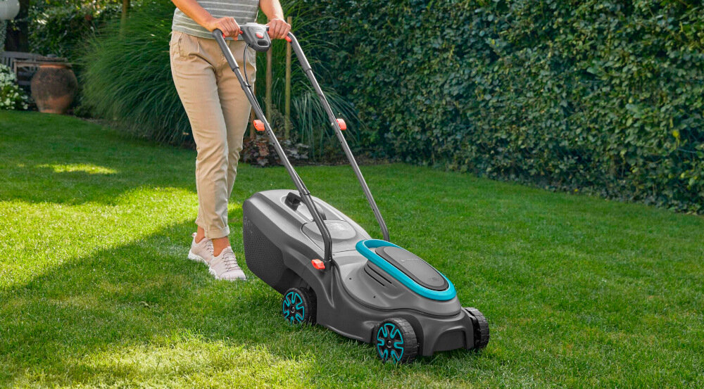 Kosiarka akumulatorowa GARDENA PowerMax 32-18V P4A 14632-55 kompaktowa do niewielkich trawników do 300 m2 wygody uchwyt niski ciężar 9,6 kg prosta bezproblemowa