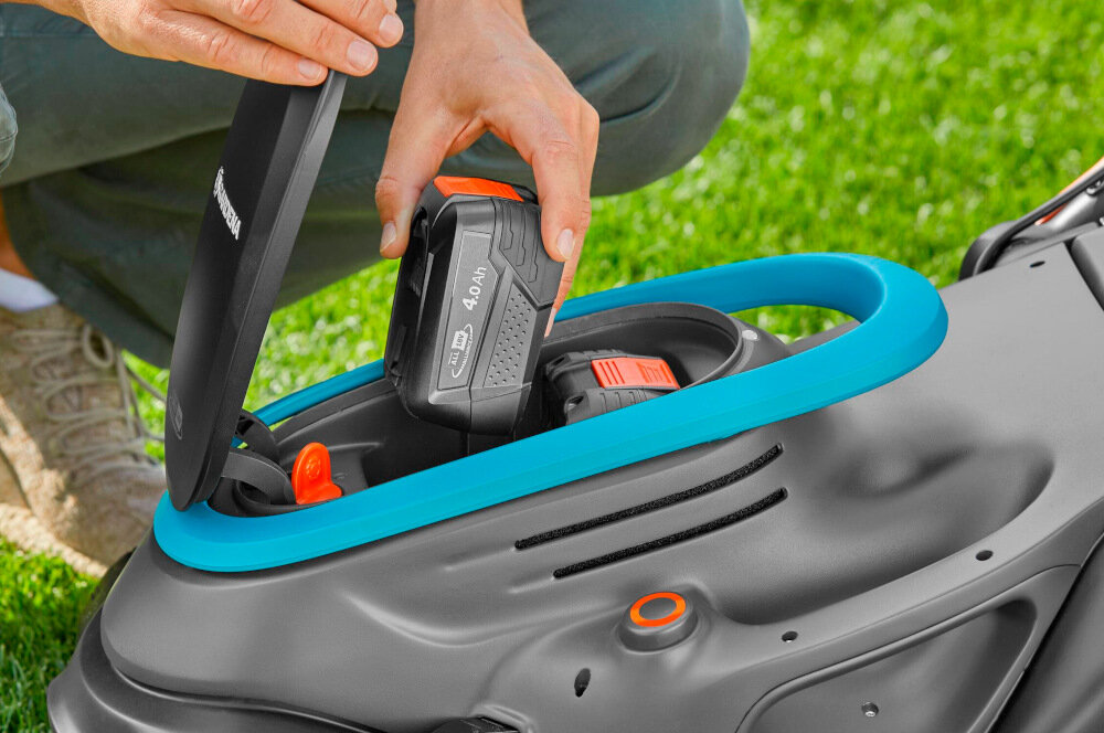 Kosiarka akumulatorowa GARDENA PowerMax 37-36V P4A 14638-55 indukcyjny silnik PowerMax 37/36V akumulator z serii POWER FOR ALL ALLIANCE duża moc wysoki momentem obrotowy zintegrowany wyświetlacz LED poziom naładowania akumulatora model bez akumulatora i ładowarki