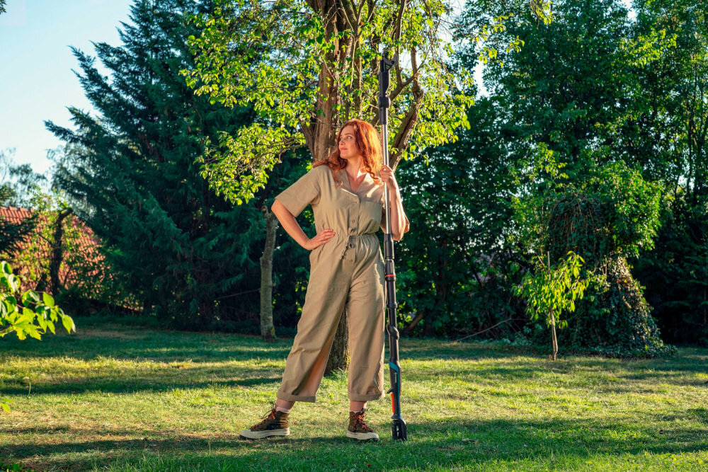 Nożyce do gałęzi GARDENA HighCut 250-18V P4A 14774-20 do cięcia gałęzi drzew i krzewów waga 3,8 kg pewnie leży w dłoniach dwuczęściowy wał