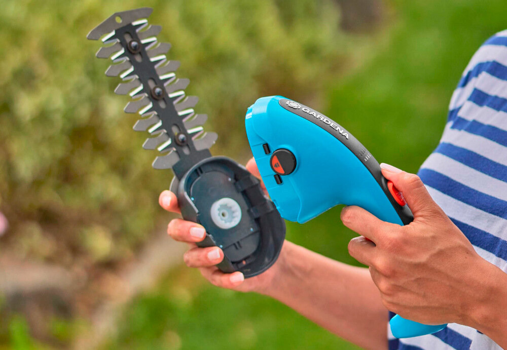 Nożyce do żywopłotu - trawy GARDENA ClassicCut Li 9885-20 łatwa wymiana ostrzy jeden przycisk nie potrzeba narzędzi