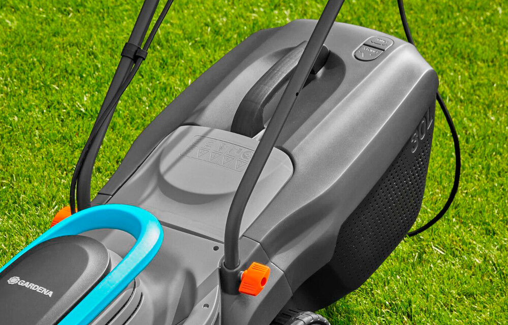 Kosiarka elektryczna GARDENA PowerMax 32 1200 G2 14633-20 1200W idealne efekty koszenia rówe czyste cięcie kosz z wysokiej jakości tworzyw sztucznych pojemność 30 l wskaźnik poziomu napełnienia