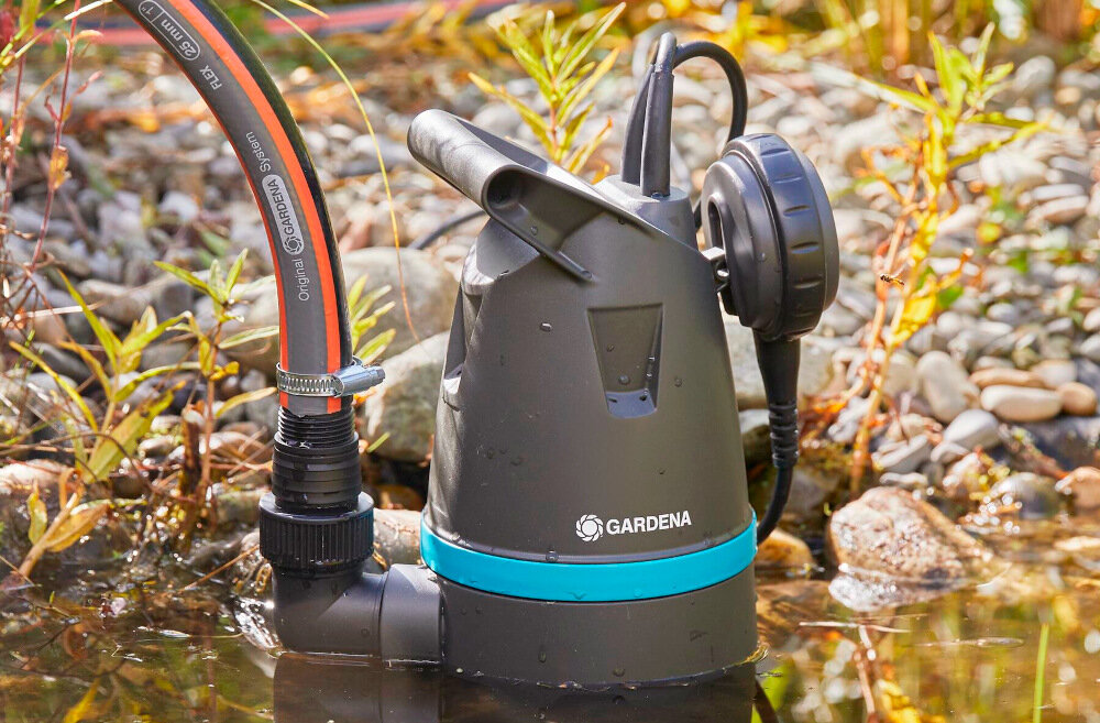 Pompa do wody GARDENA 8800 9005-29 elektryczna solidna konstrukcja wysokiej jakosci materialy zintegrowany uchwyt