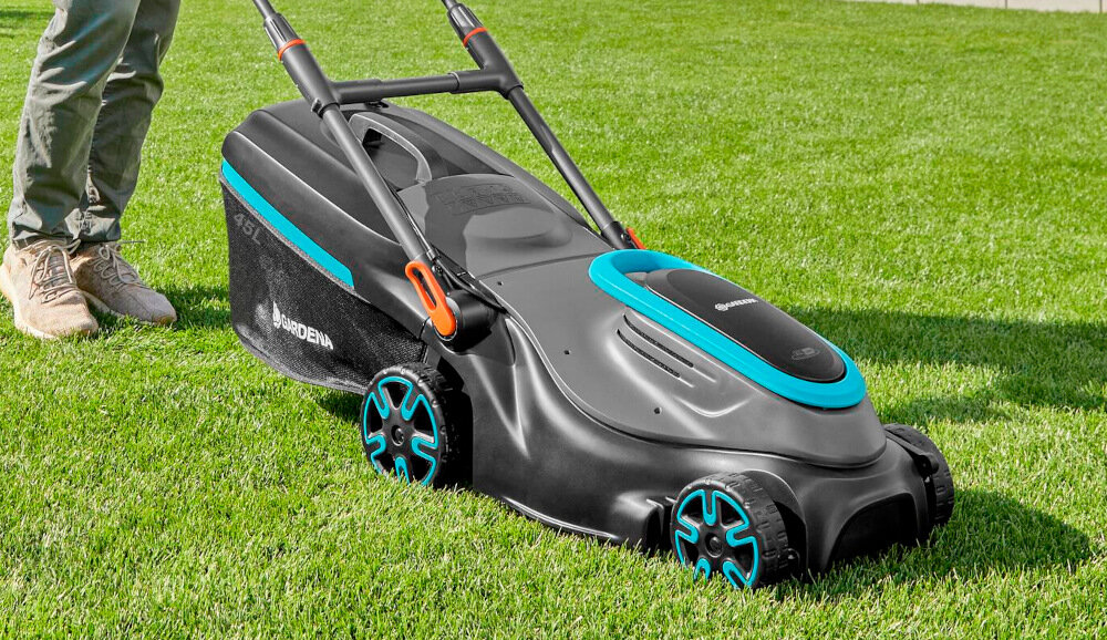 Kosiarka elektryczna GARDENA PowerMax 37 1800 G2 14637-20 1800W kompaktowe solidne urządzenie obudowa kosiarki z wysokiej jakości tworzyw odporność na uderzenia i działanie warunków atmosferycznych