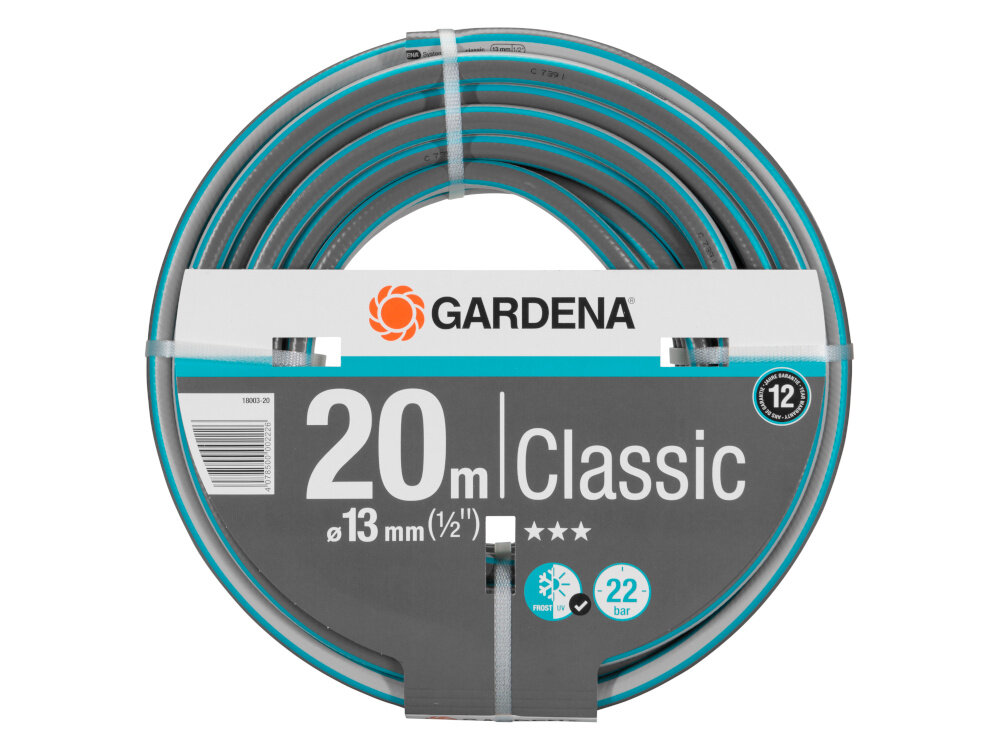 Zdjęcie przedstawia zwinięty wąż ogrodowy z etykietą \'GARDENA 20 m Classic Ø 13 mm (1/2\