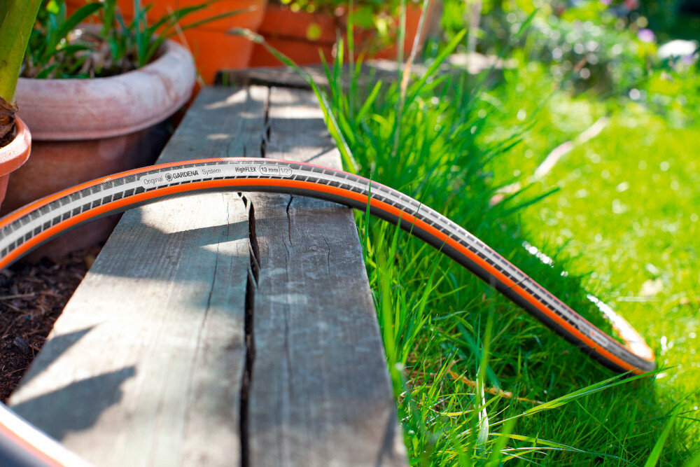 Wąż ogrodowy spiralny GARDENA Comfort HighFlex 1-2 cala 50 m 18069-20 odpornosc na promienie UV ochrona materialu odpornosc na mroz trwalosc w trudnych warunkach pogodowych zachowuje swoje wlasciwosci przez caly rok