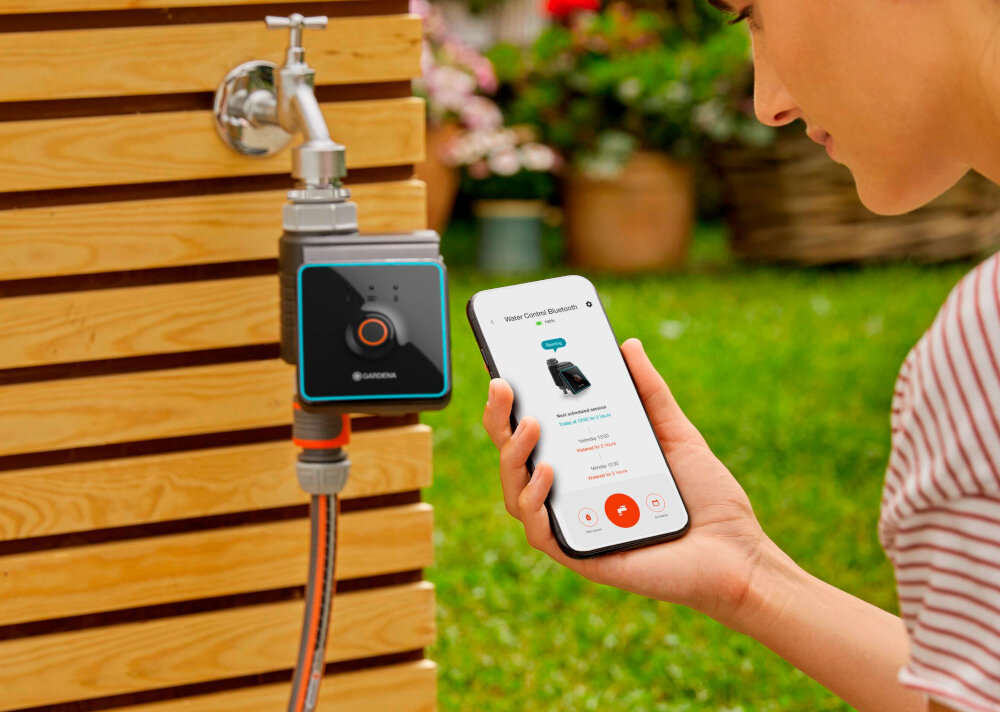 Sterownik nawadniania GARDENA 01889-29 złącze Bluetooth aplikacja mobilna GARDENA Bluetooth na Android iOS szybki standard połączeń Bluetooth 5,3 zasięd do 10 metrów