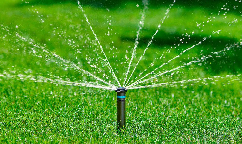 Zraszacz GARDENA MD40 08231-20 trawnik trawa zraszacz podlewa trawnik przepływ wody od 66 do 234 l/h efektywne nawadnianie strumień o obniżonym natężeniu sprzyja lepszemu wchłanianiu wody obniża zużycie wody