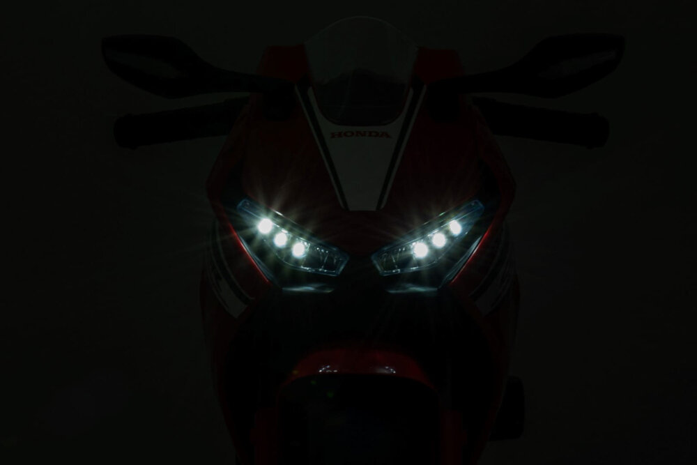 Motorek elektryczny SUN BABY Honda CBR 1000RR Czerwony Efekty świetlne