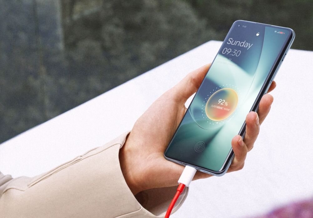 Smartfon ONEPLUS 11 ekran bateria aparat procesor ram pamięć pojemność rozdzielczość zdjęcia filmy opis dane cechy blokady system łączność wifi bluetooth obudowa szkło odporność porty muzyka transfer sieć przekątna matryca waga czujniki oled amoled ips